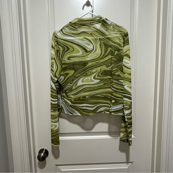 Garage women’s size TG/XL Olive Swirl button down top. Sheer unique material - Picture 2 of 7